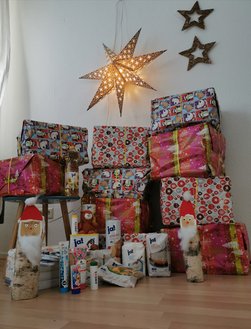 AMEOS West packt Weihnachtspakete für hilfsbedürftige Familien