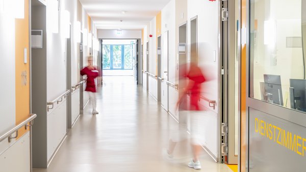 Vom Freiwilligen Sozialen Jahr zur Pflegefachkraft