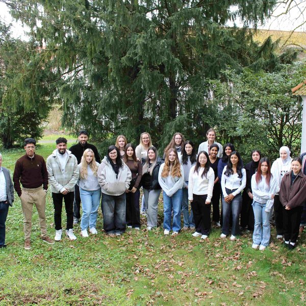 21 Azubis starten ihre Ausbildung in der Pflege