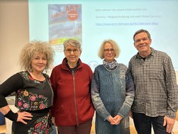 Vier Kooperationspartnerinnen und -partner bei der Infoveranstaltung zum Ex-In-Standort Lübeck. Vier Kooperationspartnerinnen und -partner bei der Infoveranstaltung zum Ex-In-Standort Lübeck.