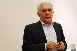 Burkhard Thom zu Gast im AMEOS Klinikum Osnabrück