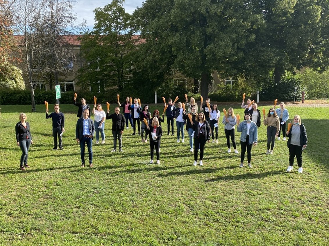 Herzlich Willkommen: 47 junge Leute starten Ausbildung am AMEOS Institut Ost